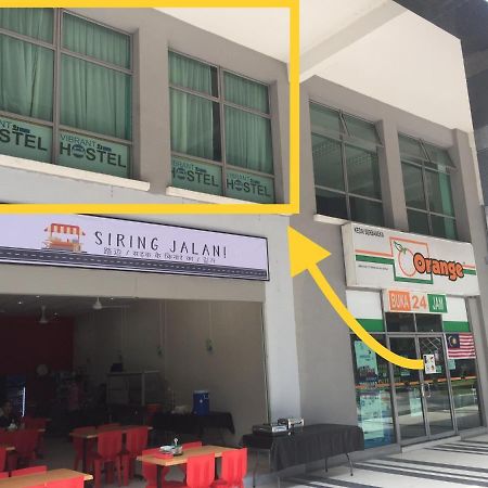 Vibrant Hostel Kota Kinabalu Bagian luar foto