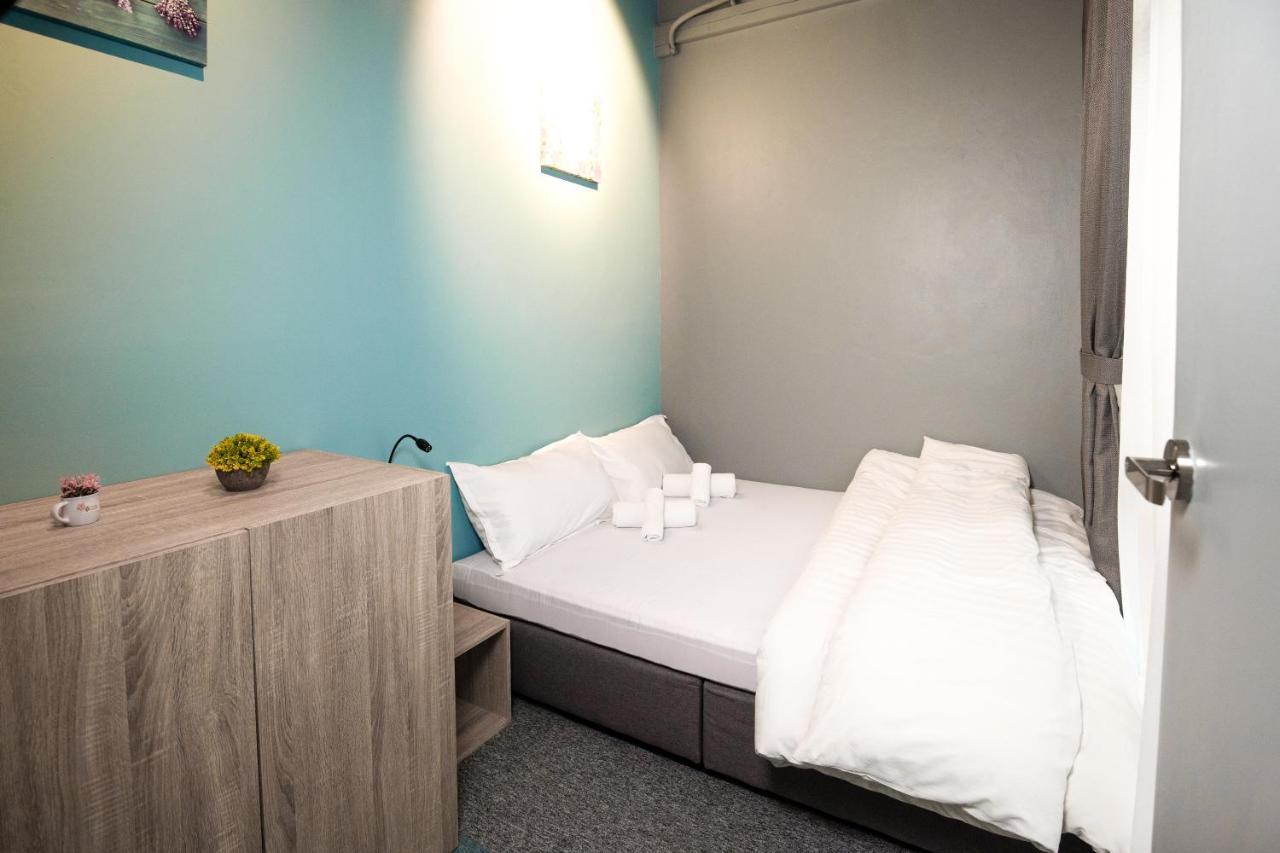 Vibrant Hostel Kota Kinabalu Bagian luar foto