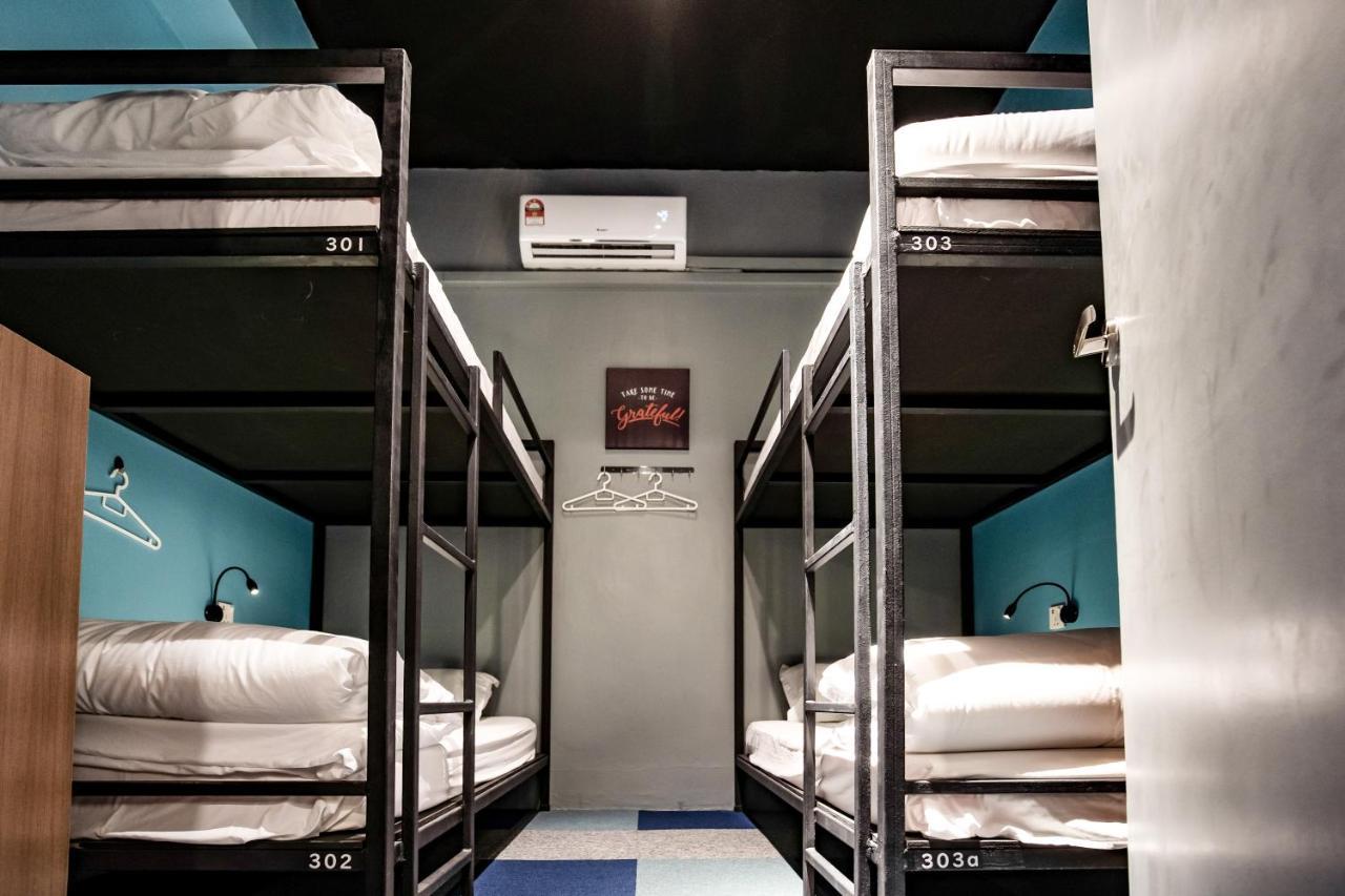 Vibrant Hostel Kota Kinabalu Bagian luar foto